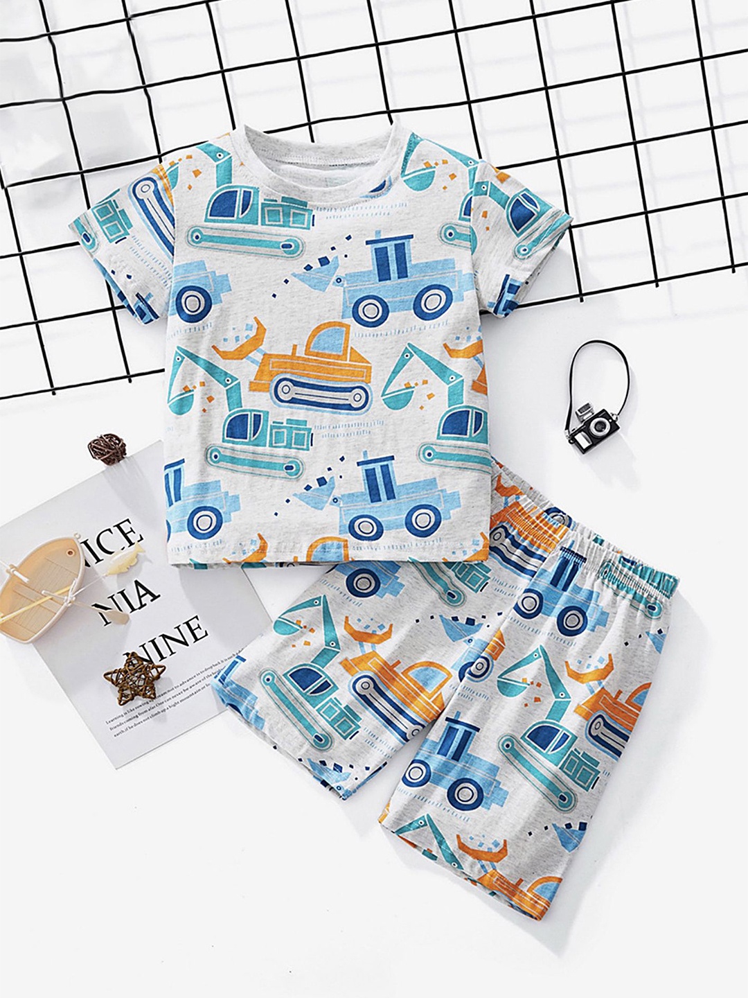 

LULU & SKY Boys Printed T-shirt with Shorts, Grey