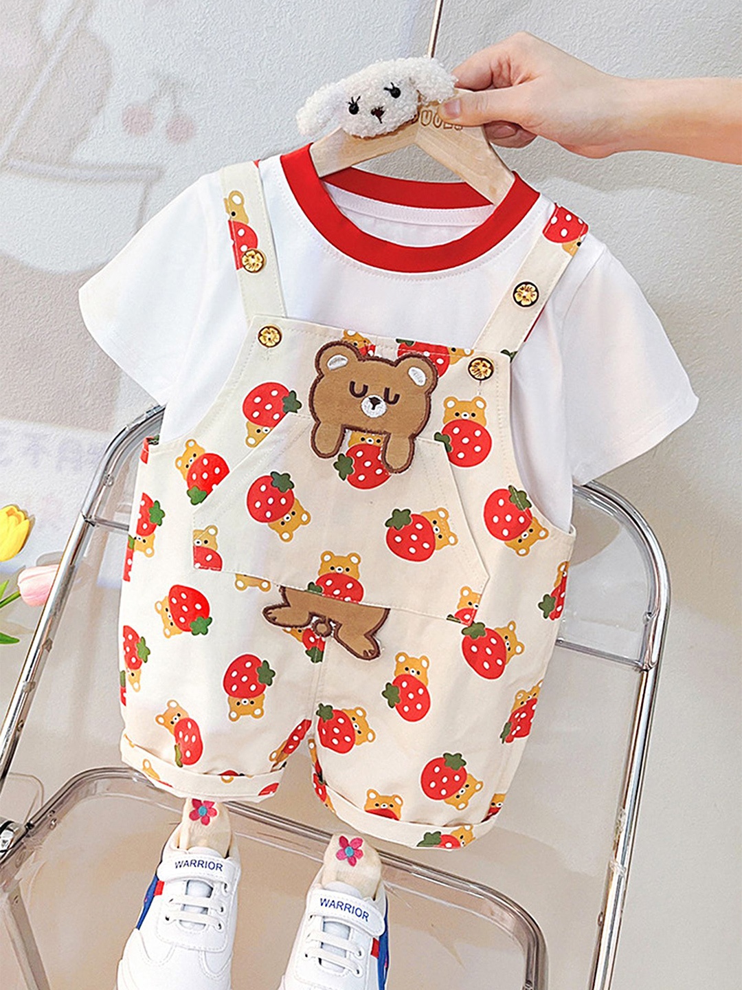 

LULU & SKY Printed T-shirt With Dungaree, Beige