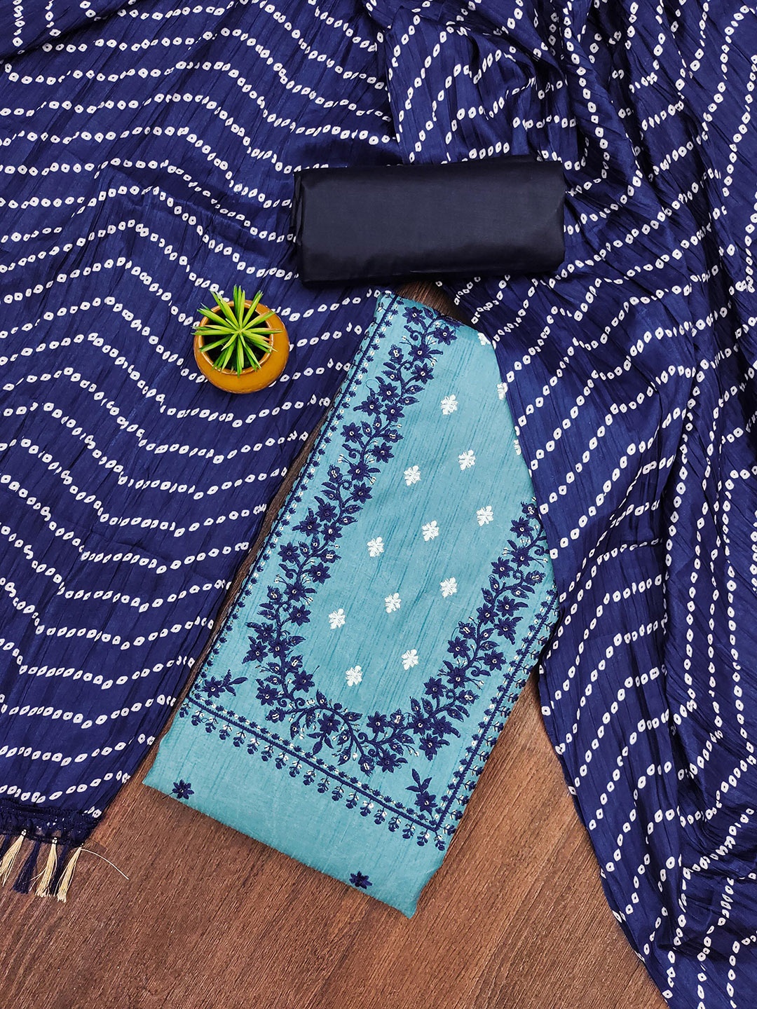 

SHADOW & SAINING Embroidered Unstitched Dress Material, Blue