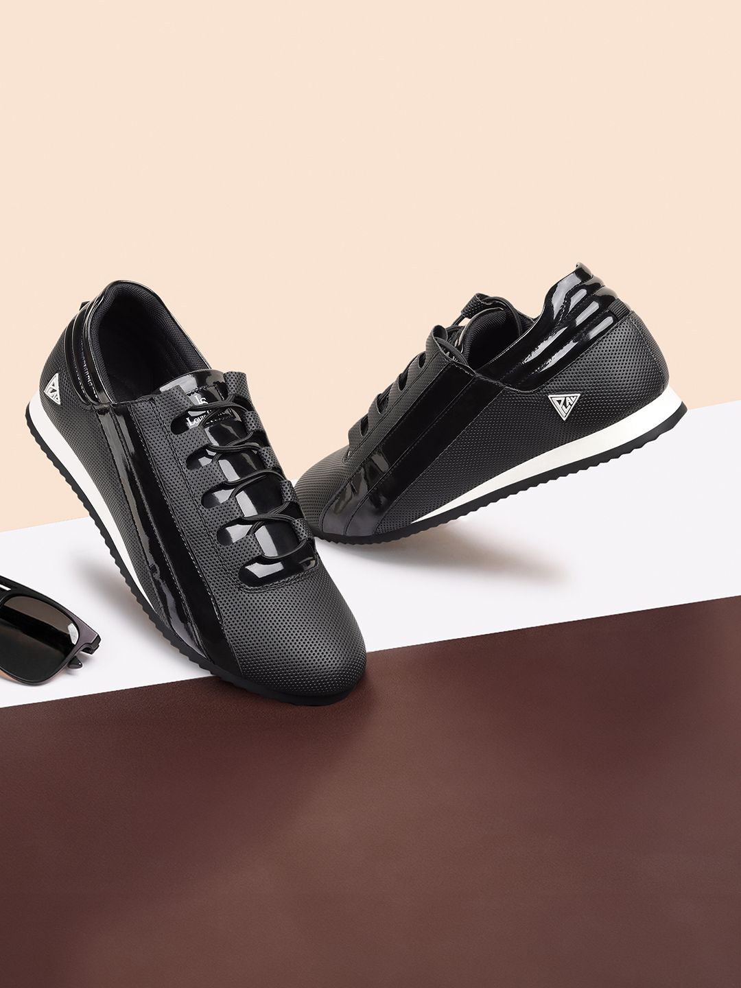 

LOUIS STITCH Men Colourblocked Casual Sneaker With Auto Adjustable Elastic Laces, Black
