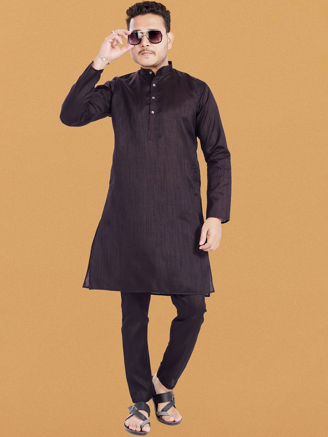 

DIVISIVE Men Regular Dupion Silk Kurta with Pyjamas, Coffee brown