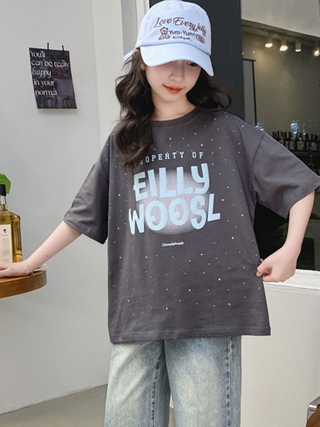 

LULU & SKY Girls Printed V-Neck Applique T-shirt, Grey