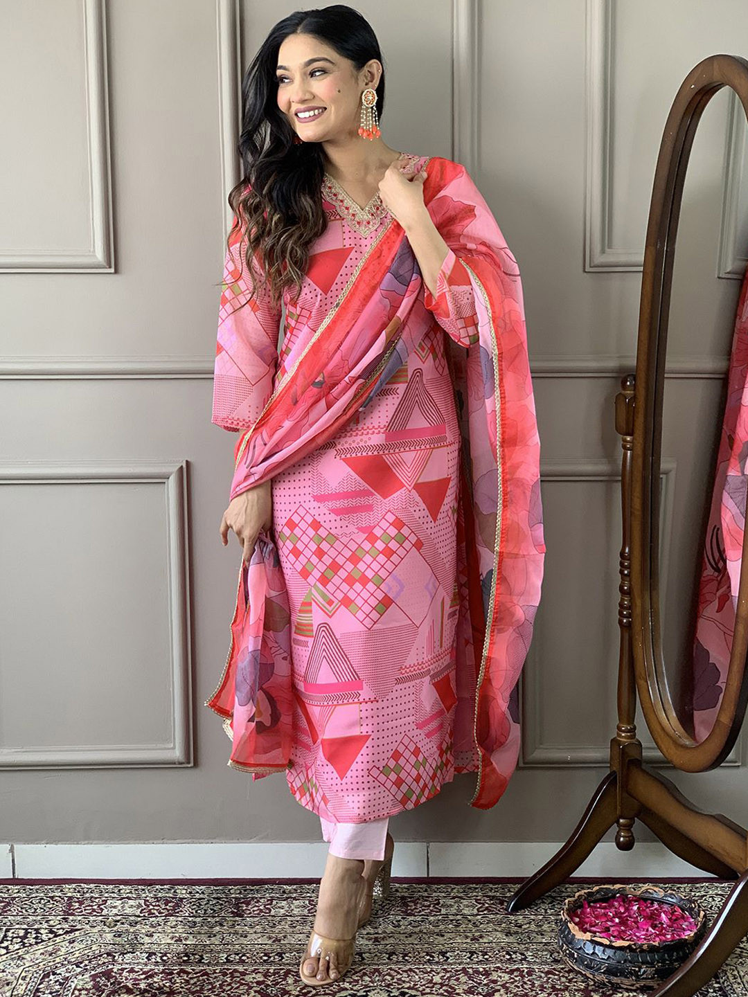 

Mitera Women Floral Printed Regular Chanderi Silk Kurta with Trousers & With Dupatta, Rose gold