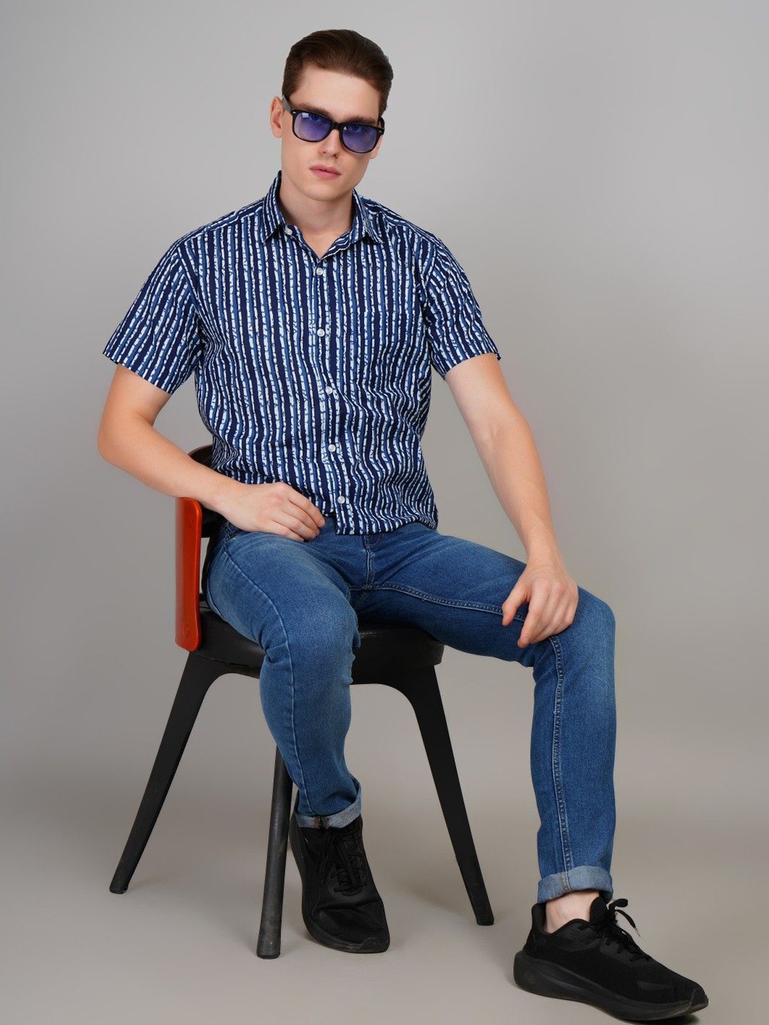 

Le Mec Men Tartan Checks Opaque Printed Casual Shirt, Navy blue