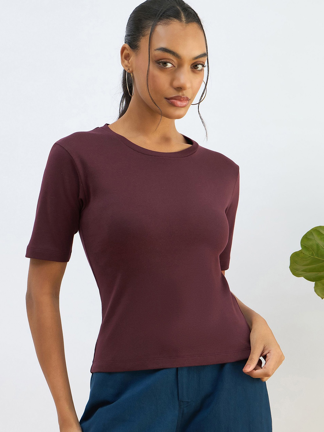 

SASSAFRAS BASICS Women Slim Fit T-shirt, Maroon