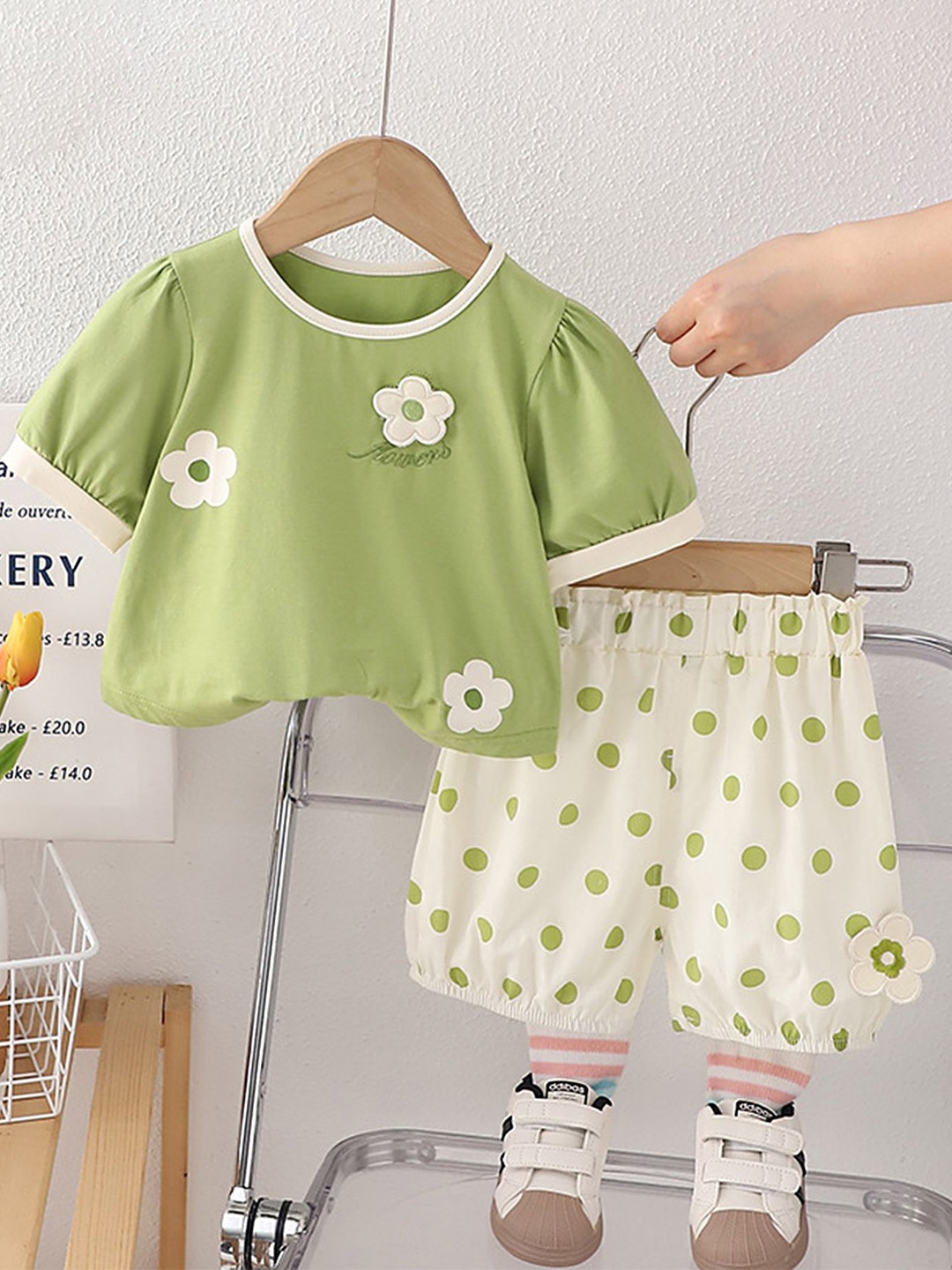 

LULU & SKY Girls Top with Shorts, Green