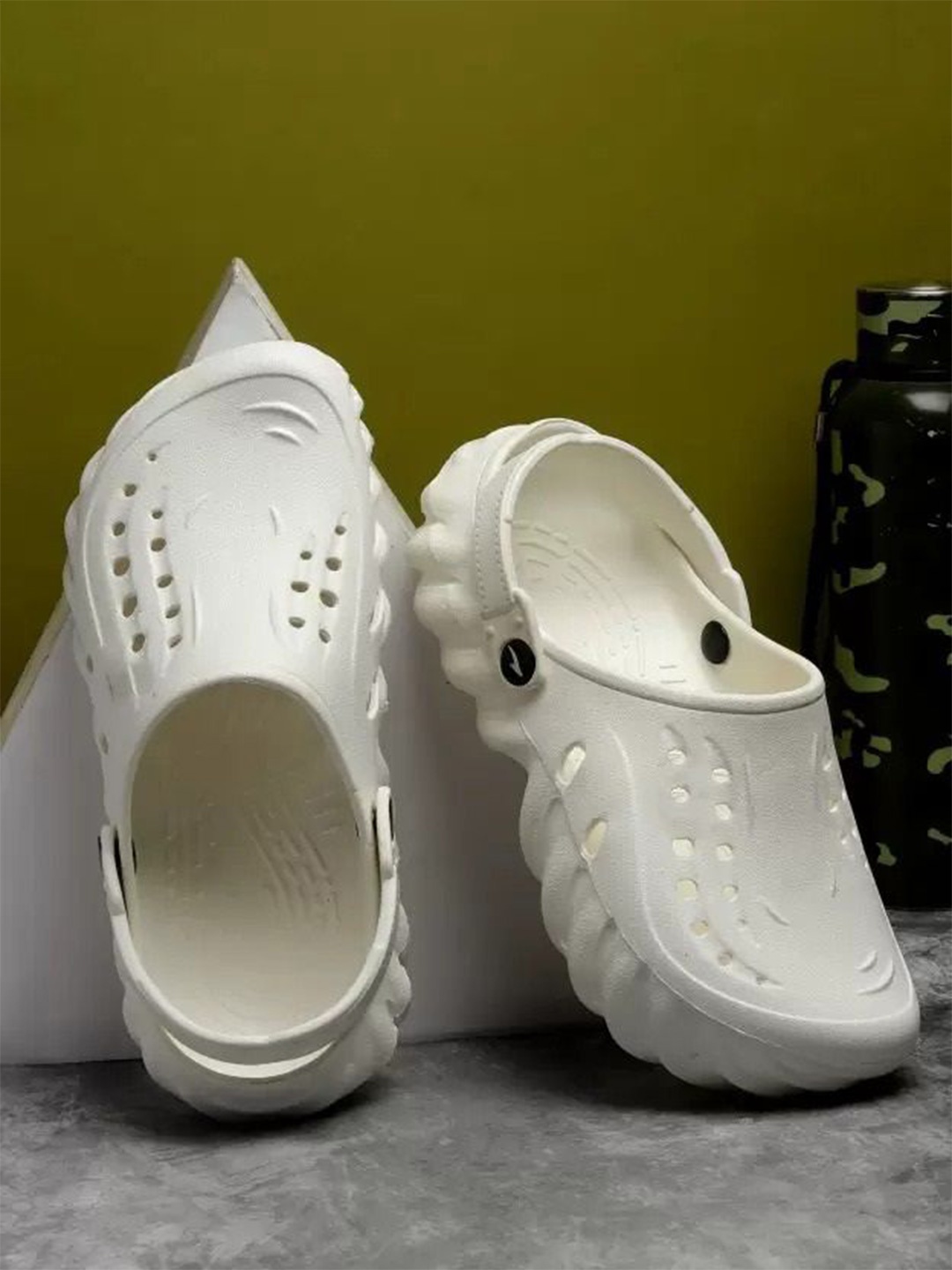 

BERSACHE Men Slip-On, White