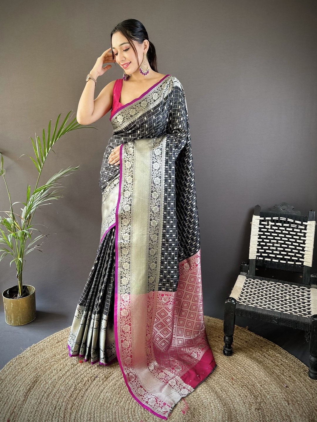 

LeeliPeeri Designer Woven Design Zari Silk Blend Saree, Black