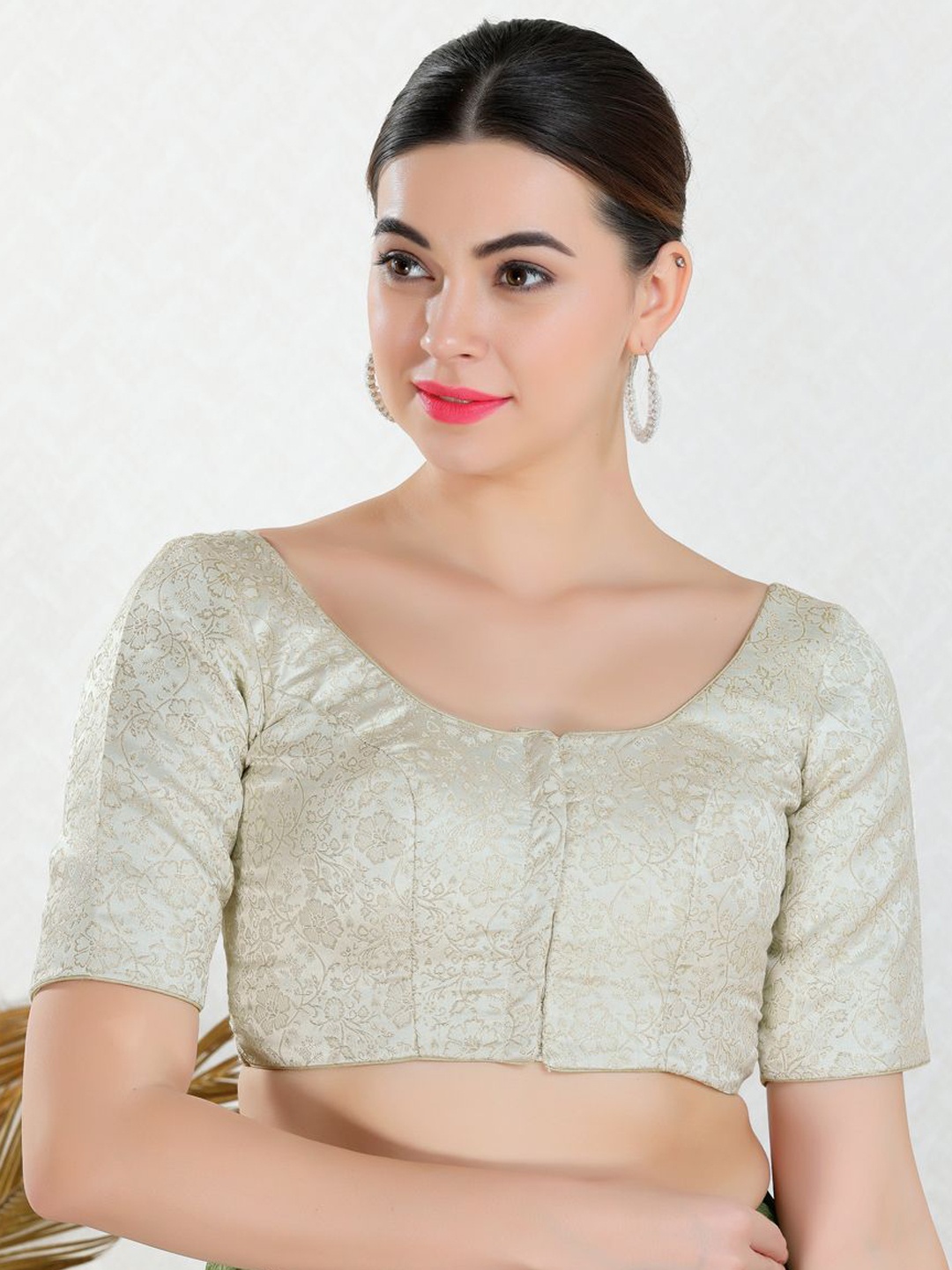 

VAMAS - THE DESIGNER BLOUSES Women Round Neck Padded Saree Blouse, Gold