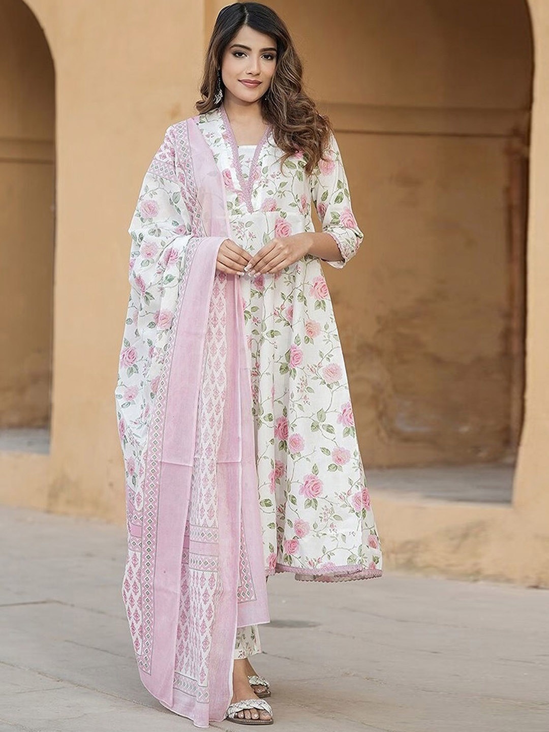 

Divyadham Textiles Women Floral Printed Regular Thread Work Kurta with Pyjamas & With Dupatta, Pink