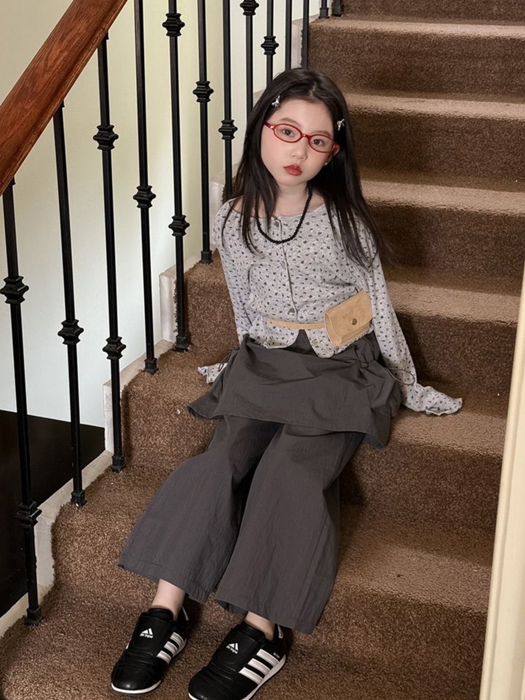 

LULU & SKY Girls Top with Trousers, Grey