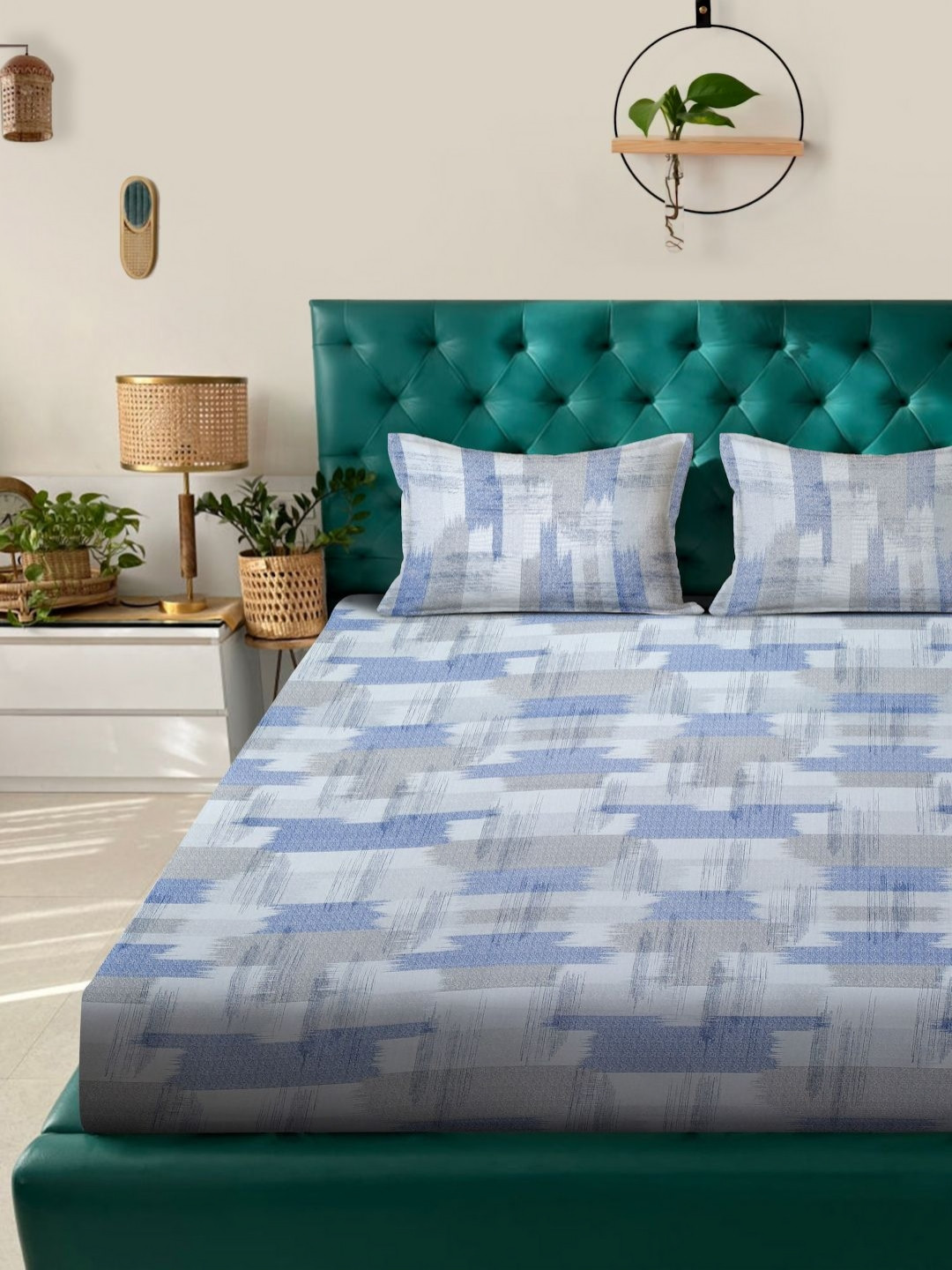 

Myntra Elegant Homes Blue & Grey Geometric 400 TC King Bedsheet with 2 Pillow Covers