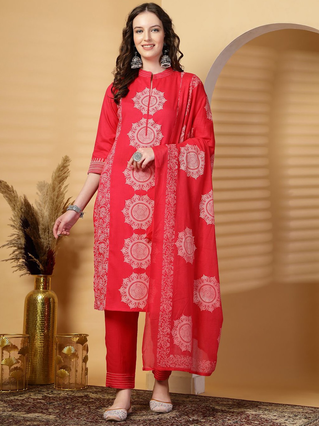 

Moda Rapido Women Printed Regular Kurta with Palazzos & With Dupatta, Magenta