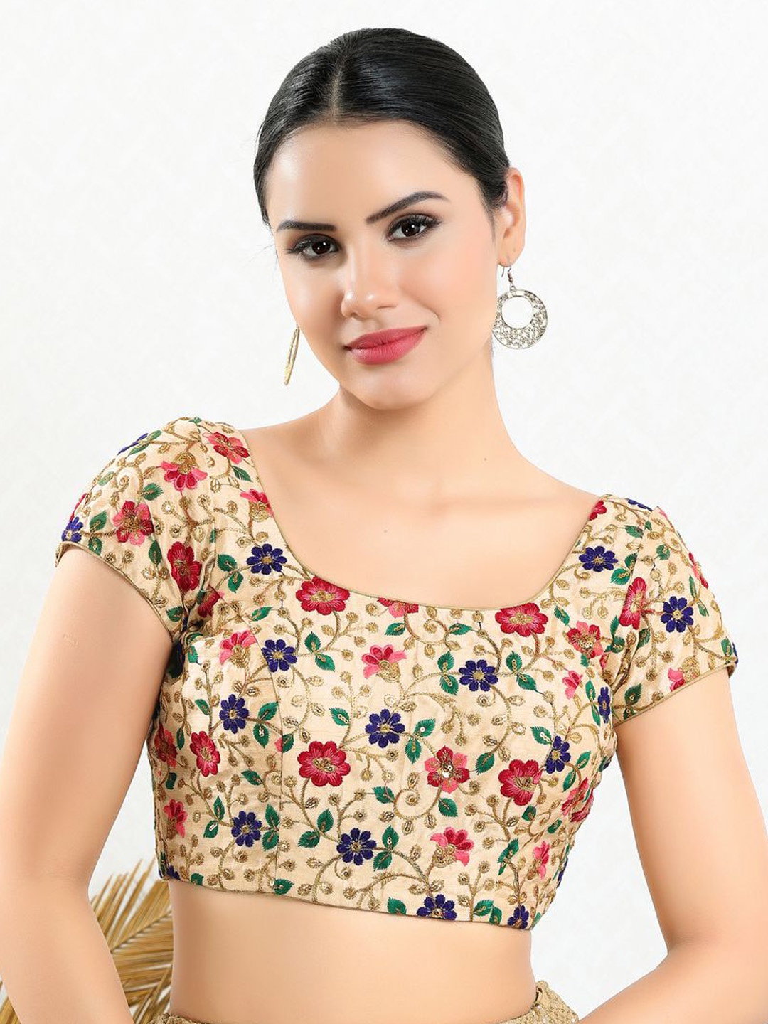 

VAMAS - THE DESIGNER BLOUSES Women Round Neck Padded Saree Blouse, Gold
