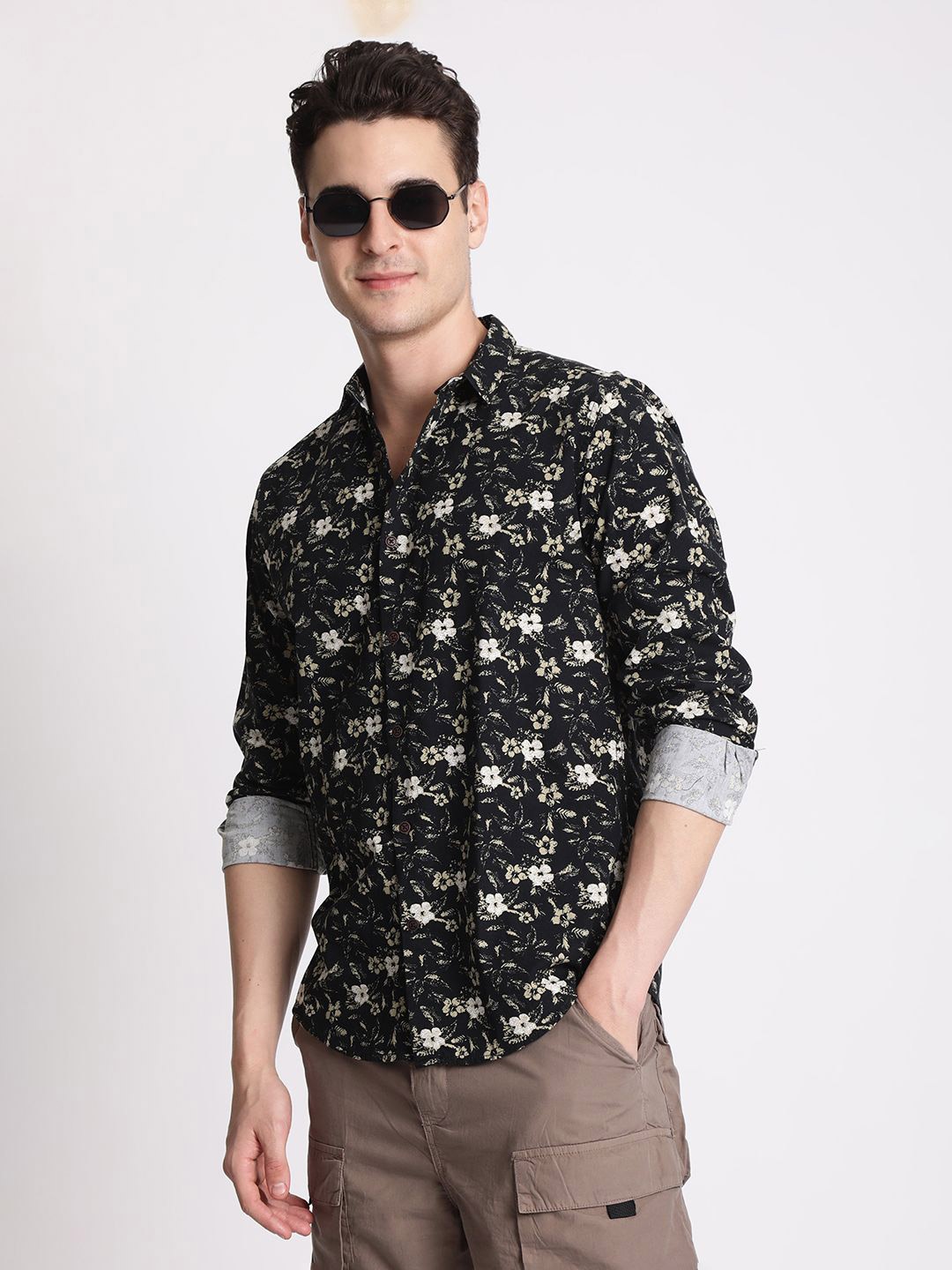 

The Roadster Lifestyle Co Floral Printed Cotton Full Sleeve Shirt, Black