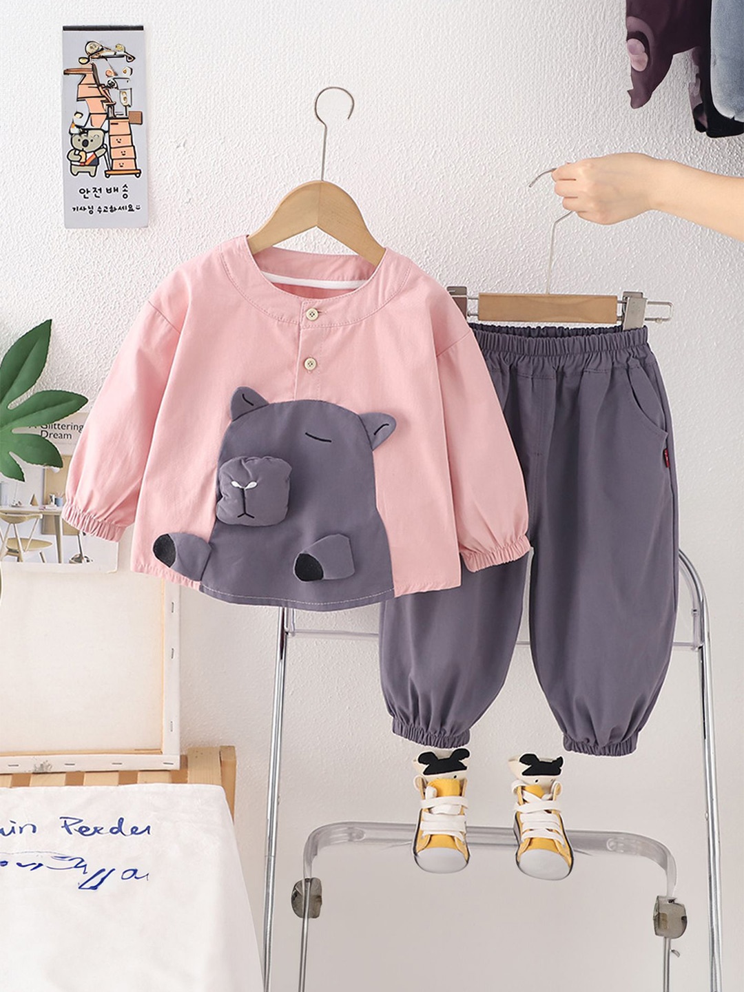 

LULU & SKY Boys Top with Trousers, Pink