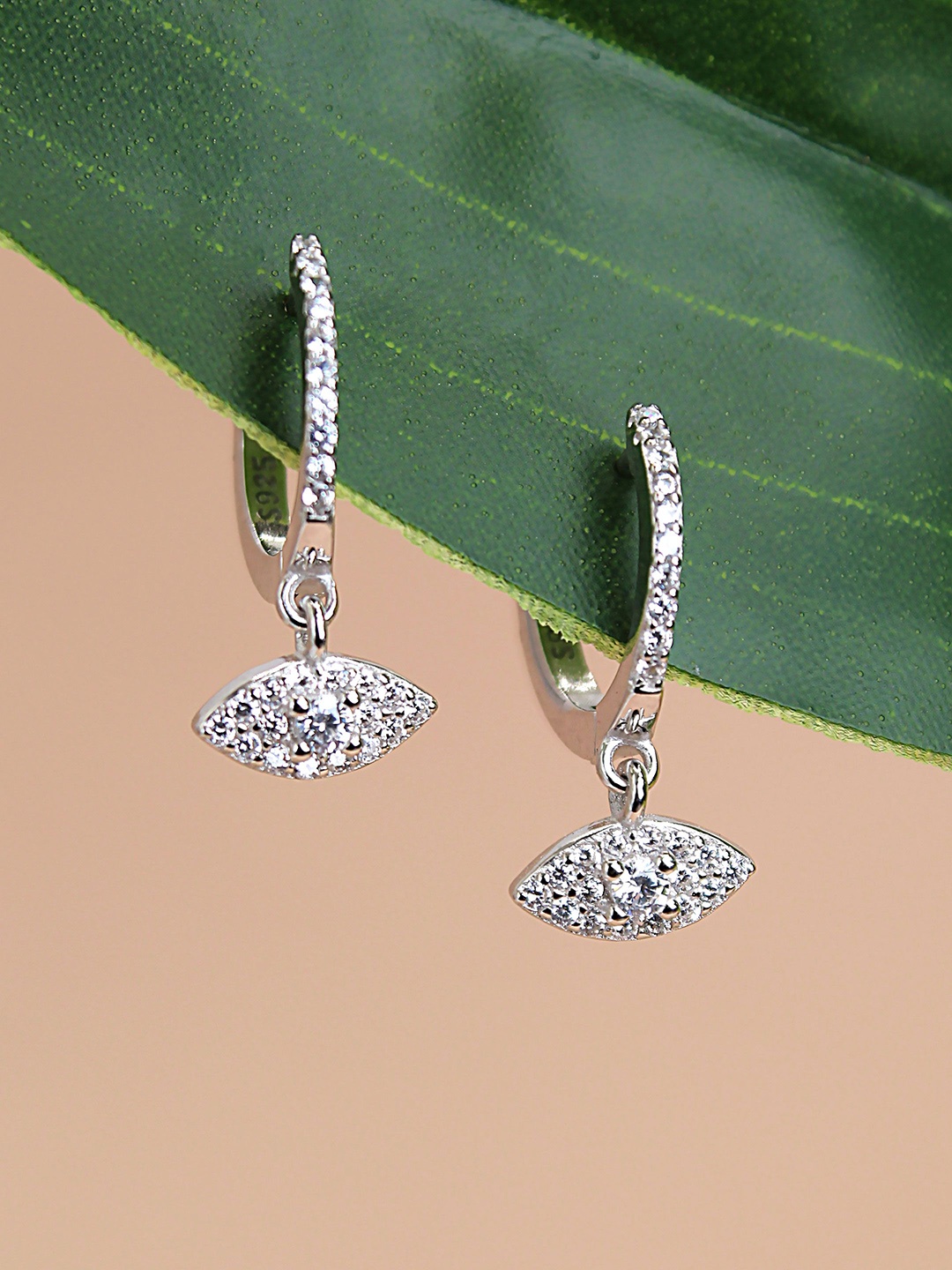 

DEVASHREE Classic Hoop Earrings, White