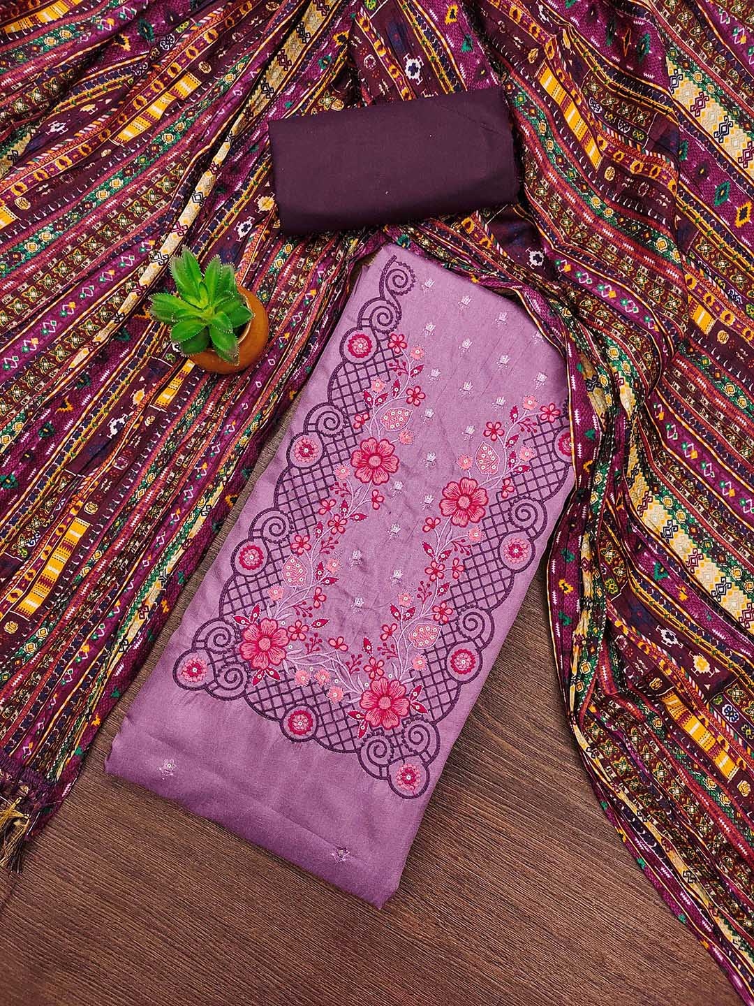

SHADOW & SAINING Embroidered Unstitched Dress Material, Purple