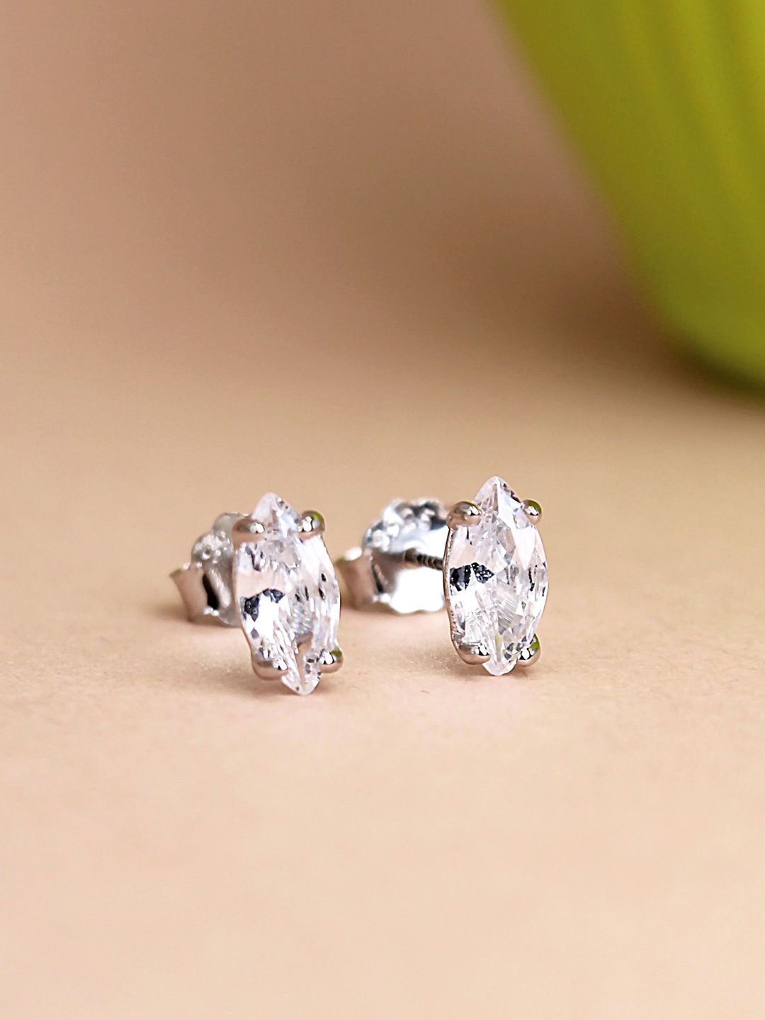 

DEVASHREE Circular Studs Earrings, White