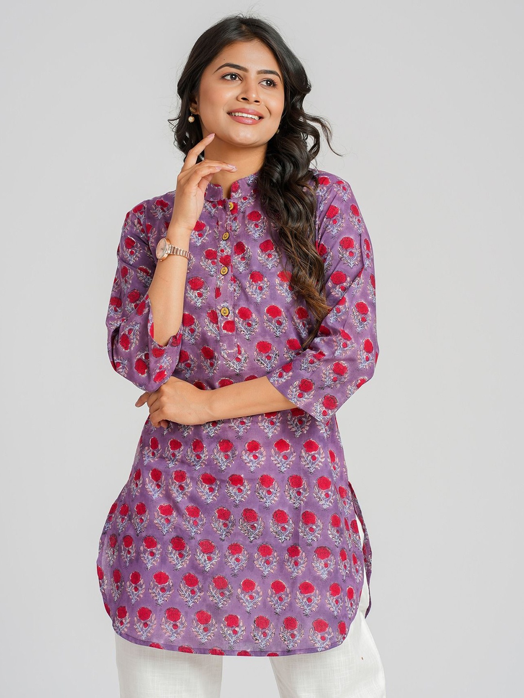 

Cotton Curio Floral Printed Pure Cotton Kurti, Purple