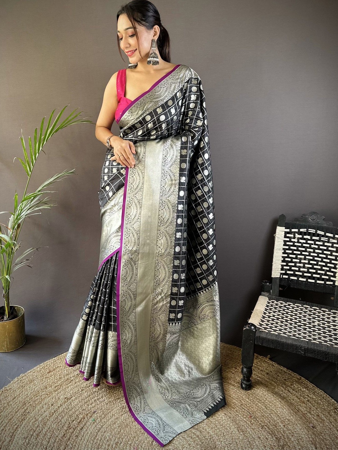 

LeeliPeeri Designer Woven Design Zari Silk Blend Saree, Black