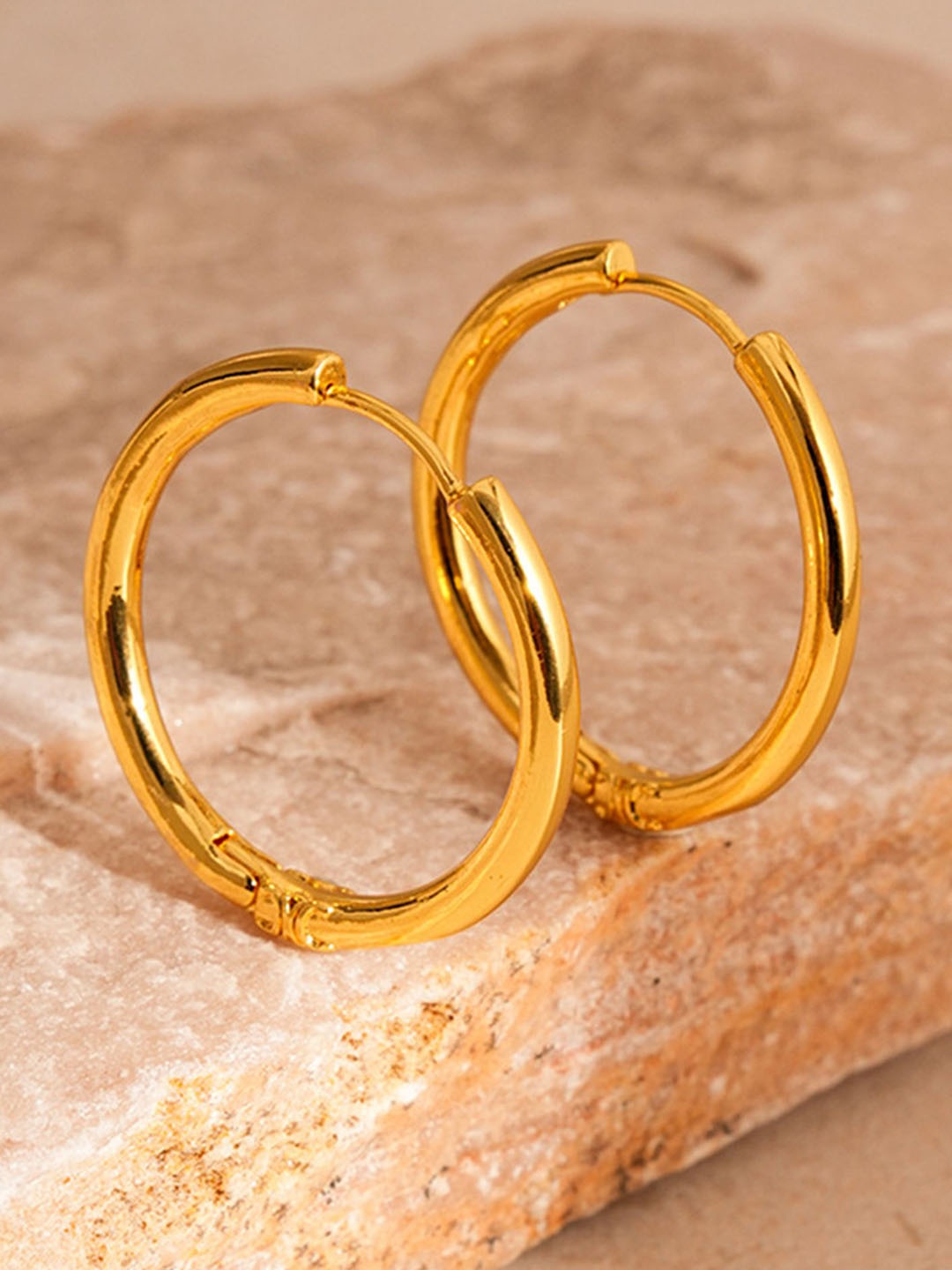 

LULU & SKY Contemporary Hoop Earrings, Gold