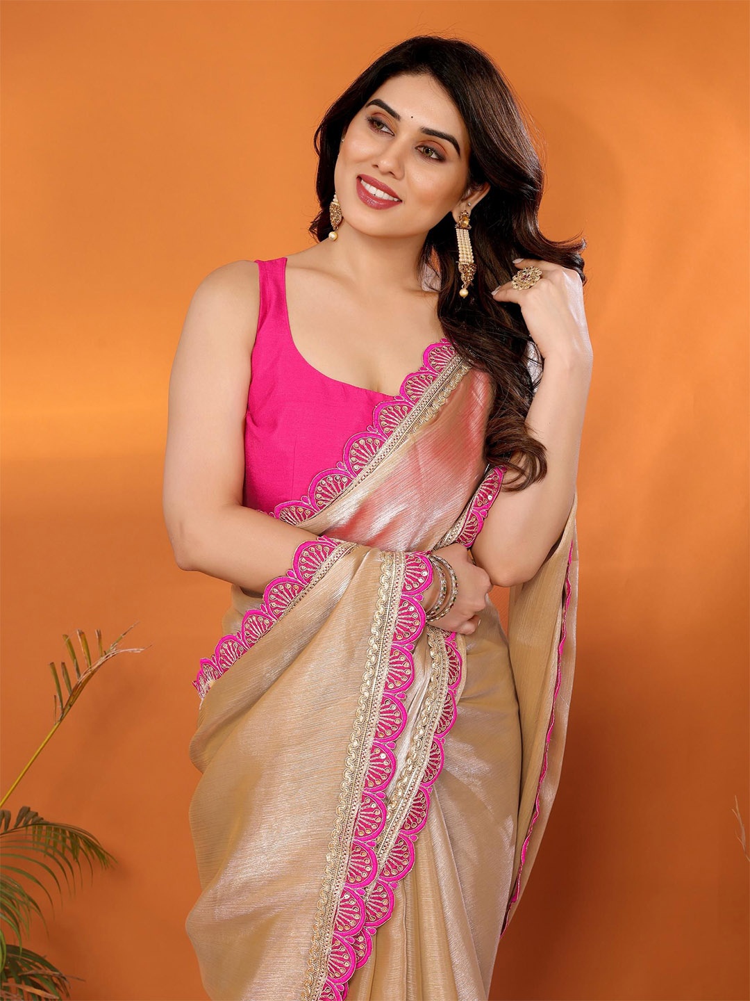 

Ekasya Embroidered Saree, Gold