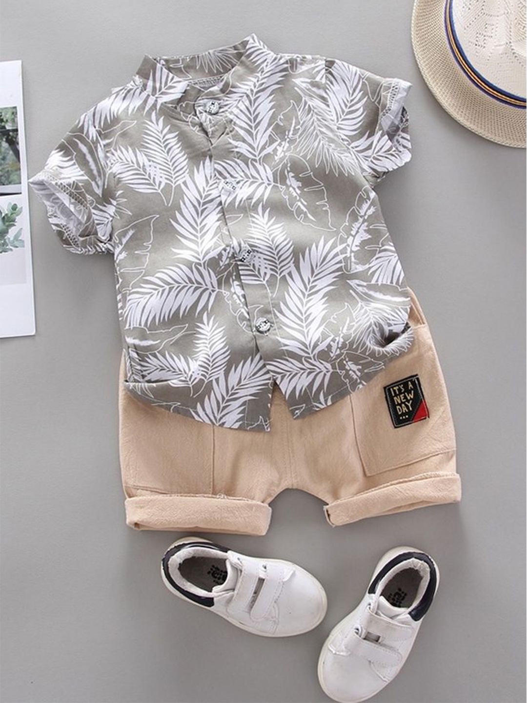 

LULU & SKY Boys Printed Shirt with Shorts, Grey