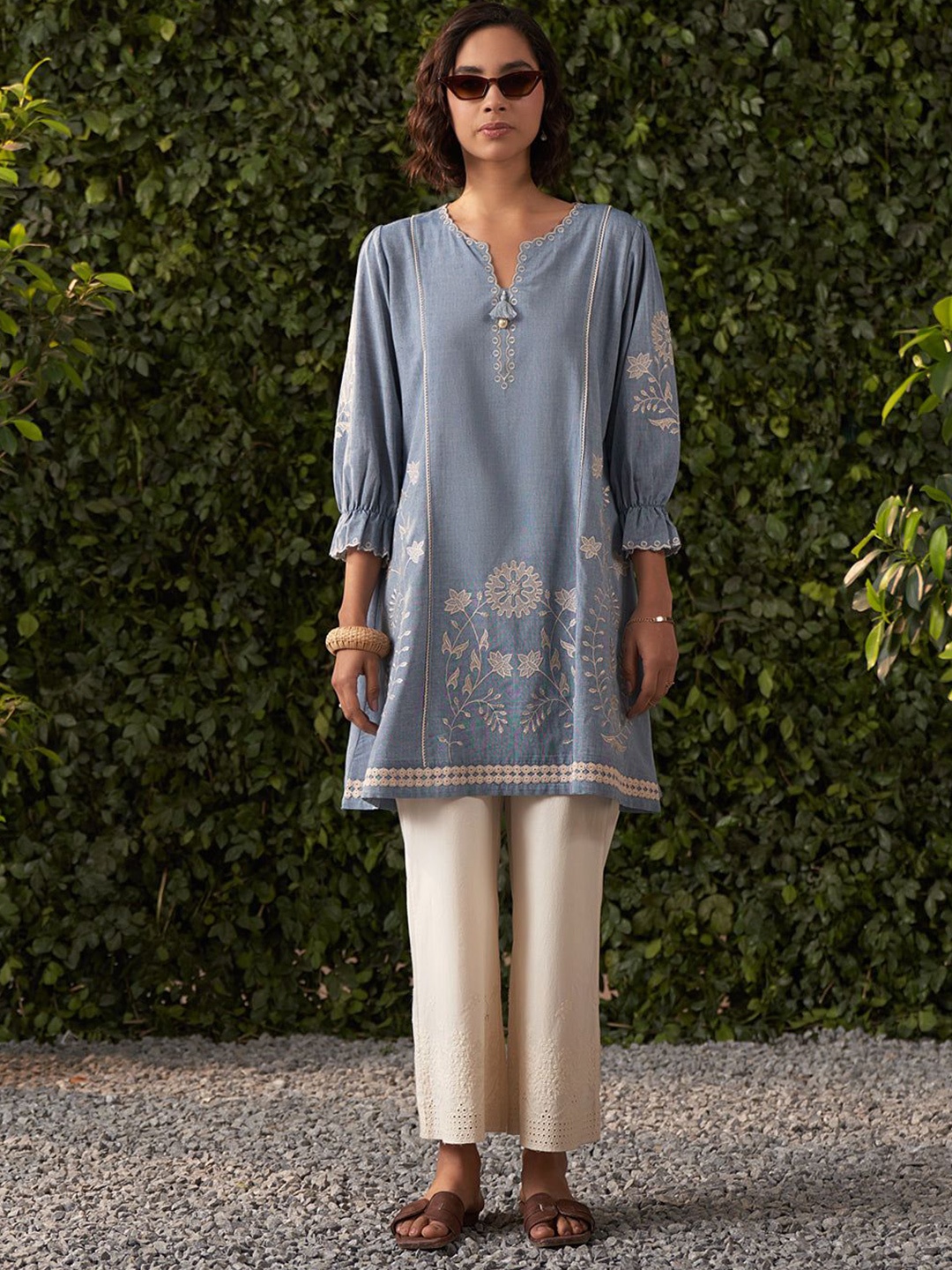 

Lakshita Floral Embroidered Thread Work Pure Cotton Thread Work Kurti, Blue