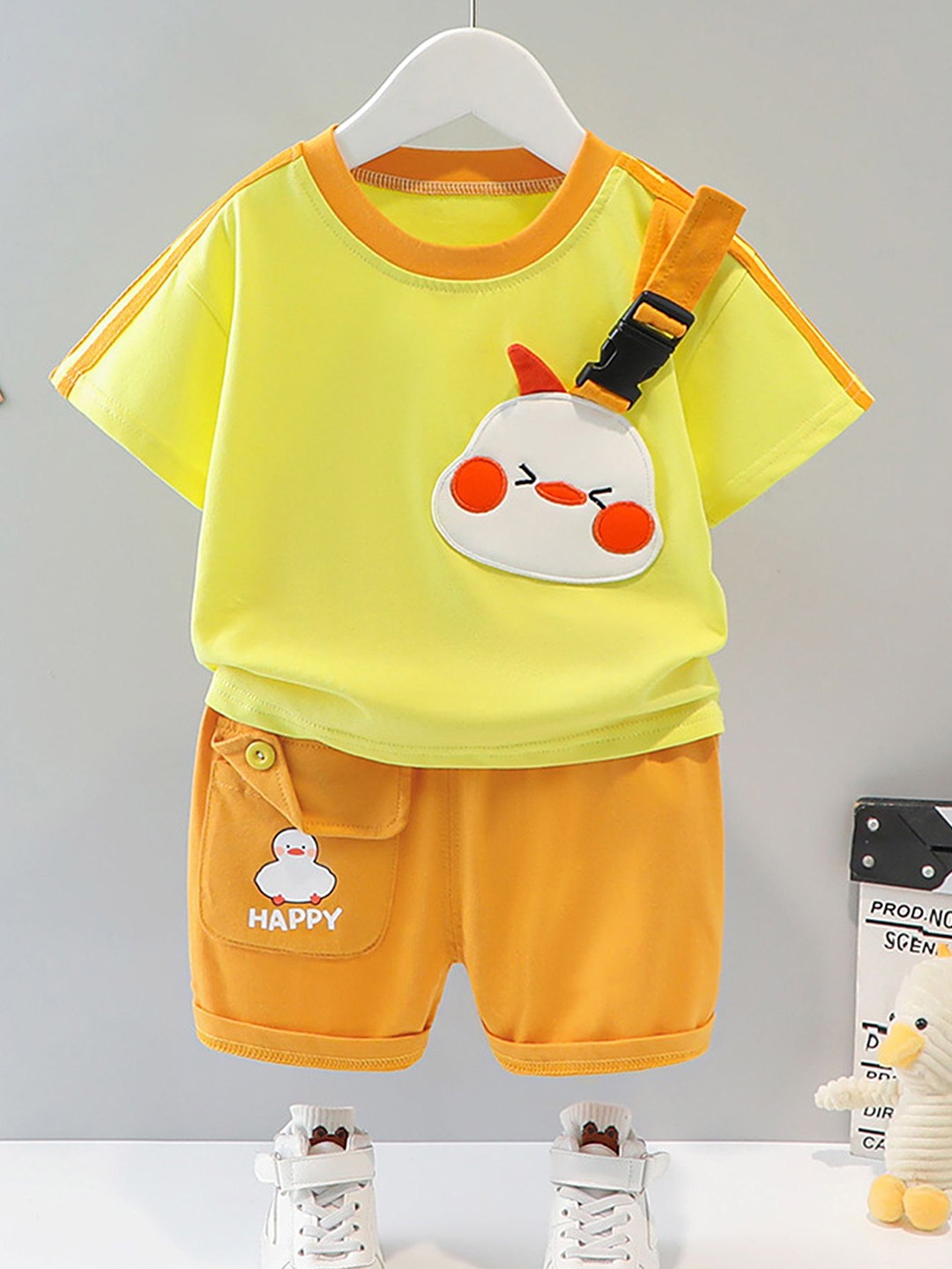 

LULU & SKY Unisex Kids T-shirt with Shorts, Yellow