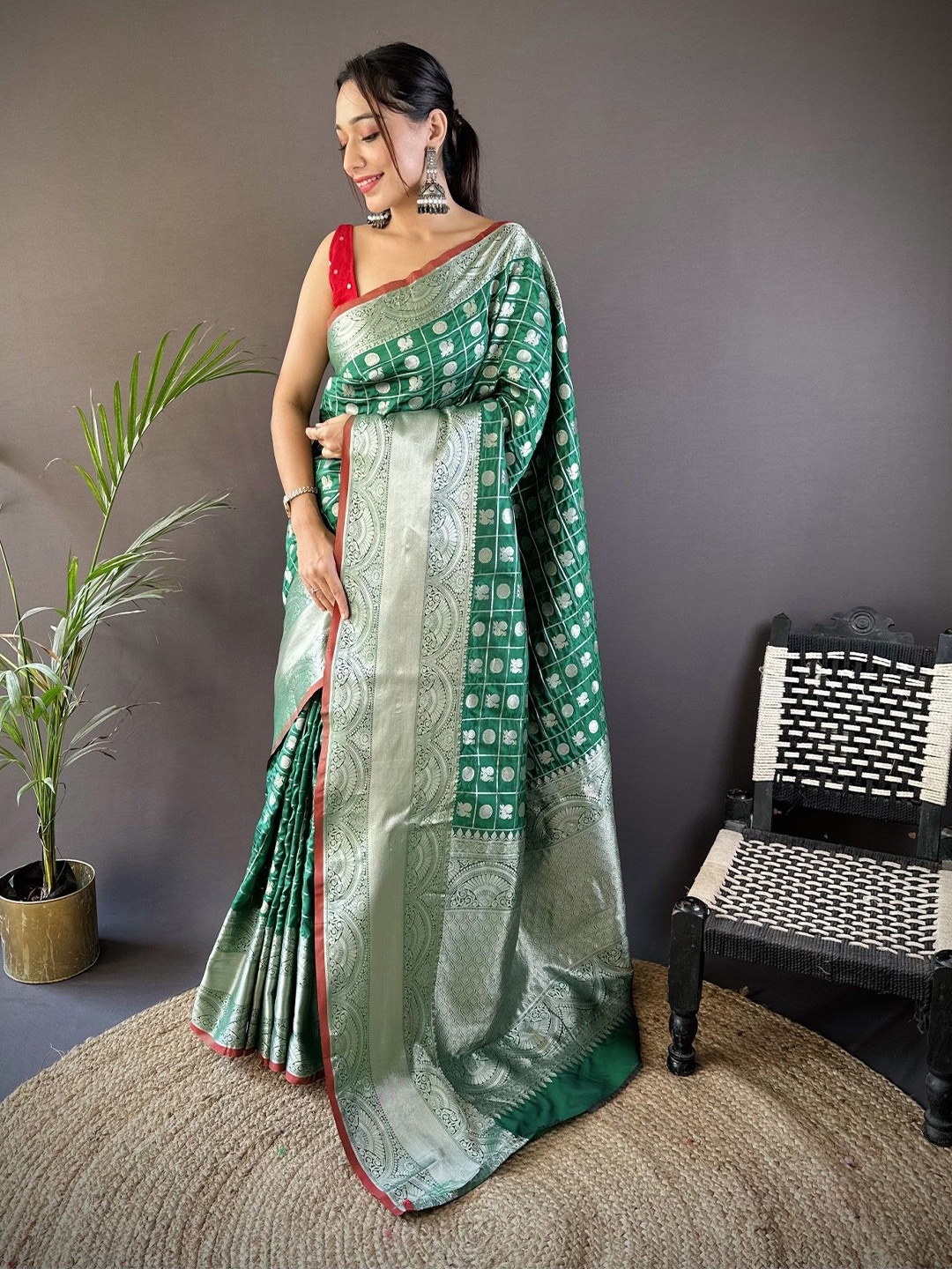 

LeeliPeeri Designer Woven Design Zari Silk Blend Saree, Green