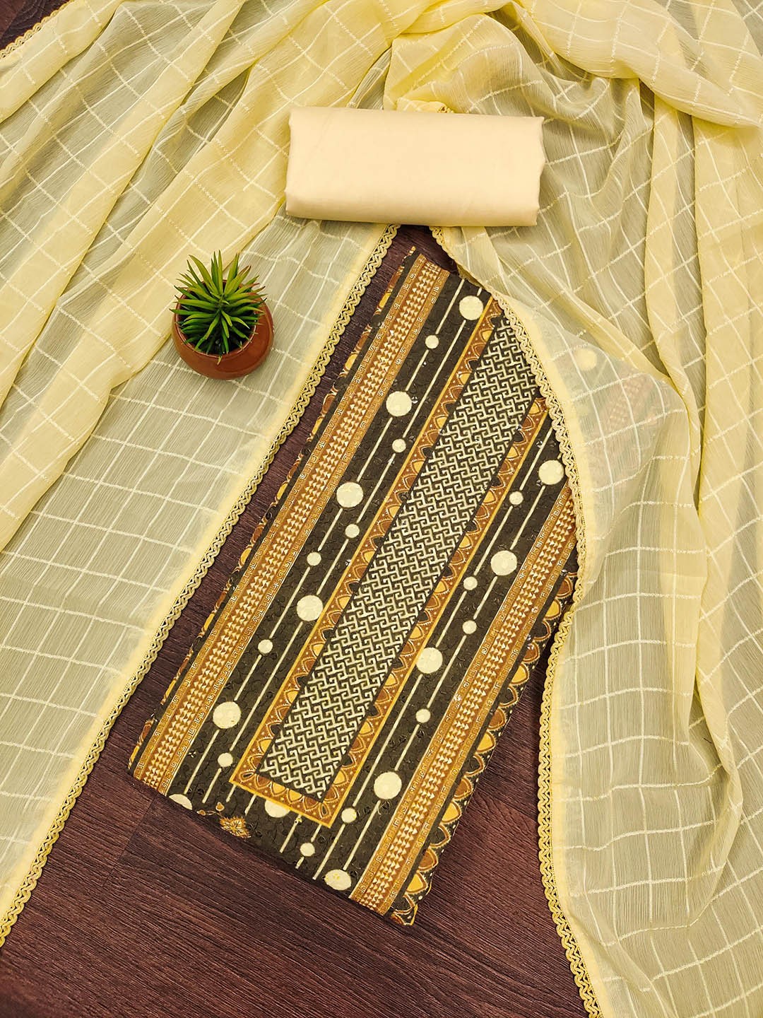 

SHADOW & SAINING Embroidered Unstitched Dress Material, Cream