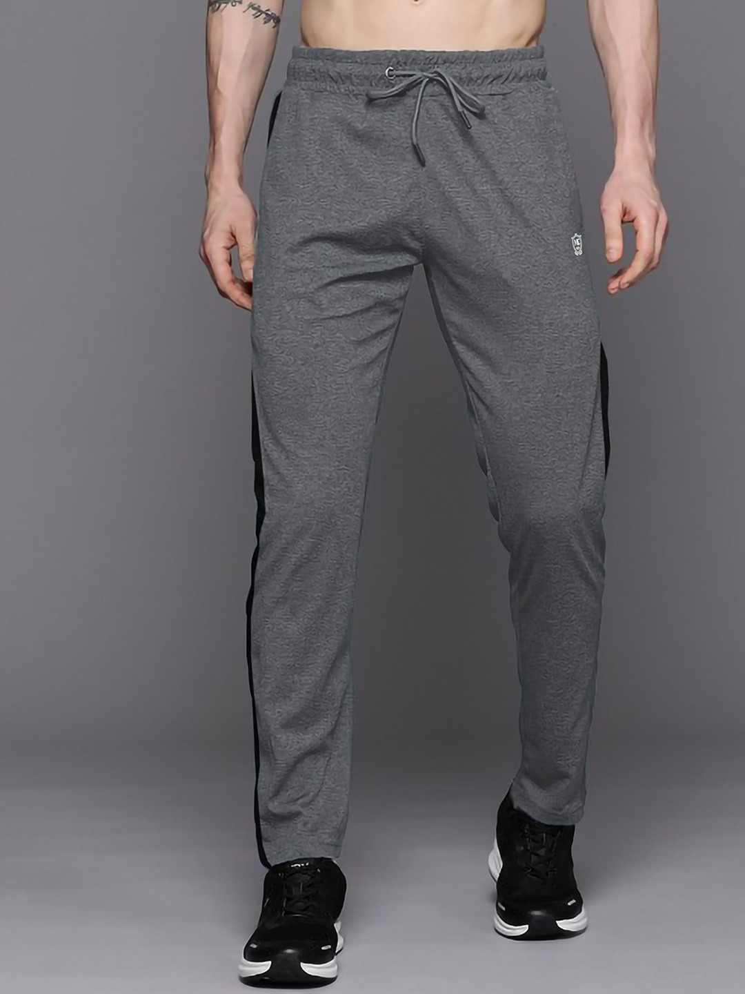 

MOUNTAIN COLOURS Men Colour-Blocked Mid-Rise TrackPants, Grey