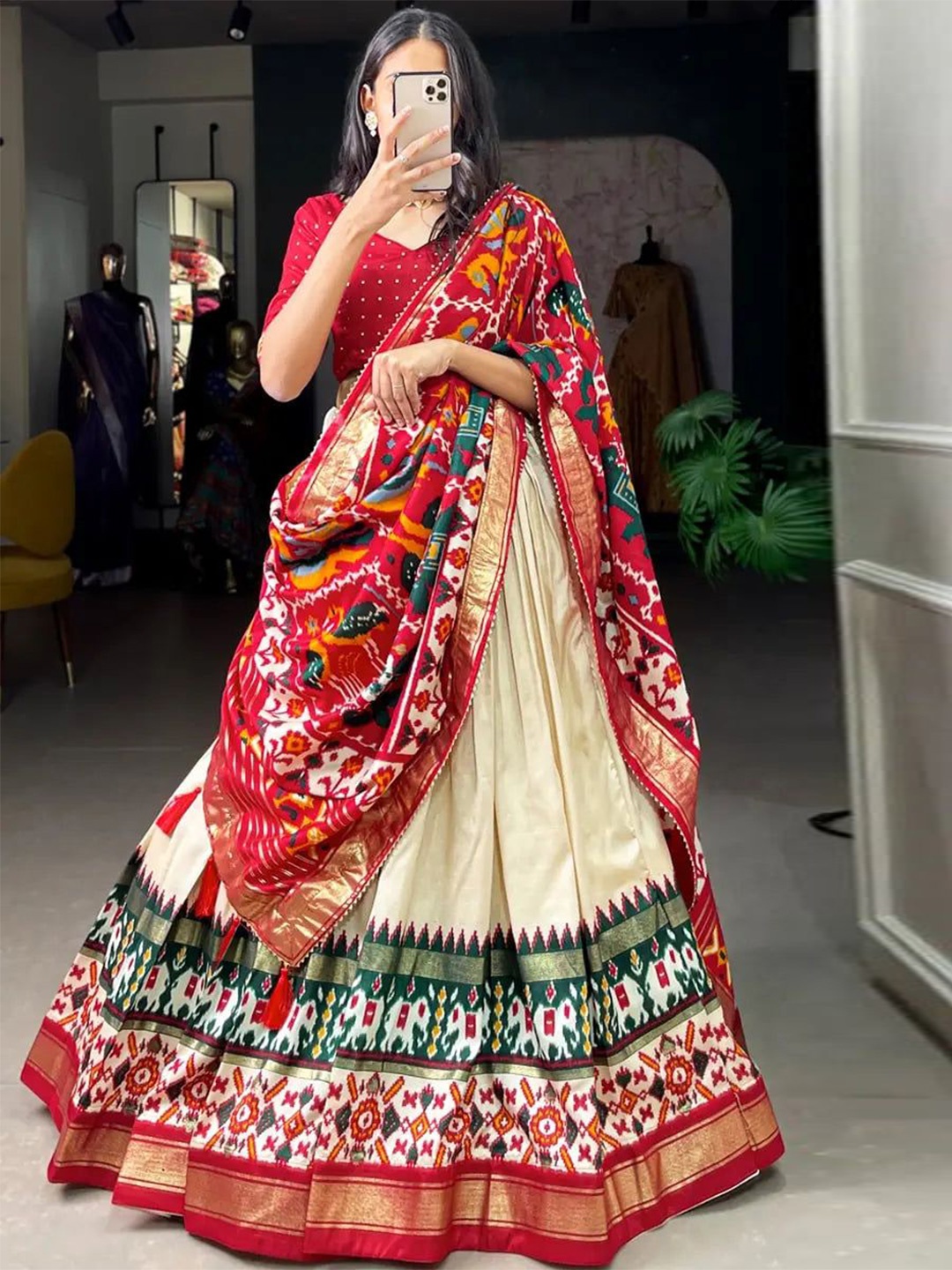 

Piludi Printed Semi-Stitched Lehenga & Unstitched Blouse With Dupatta, White