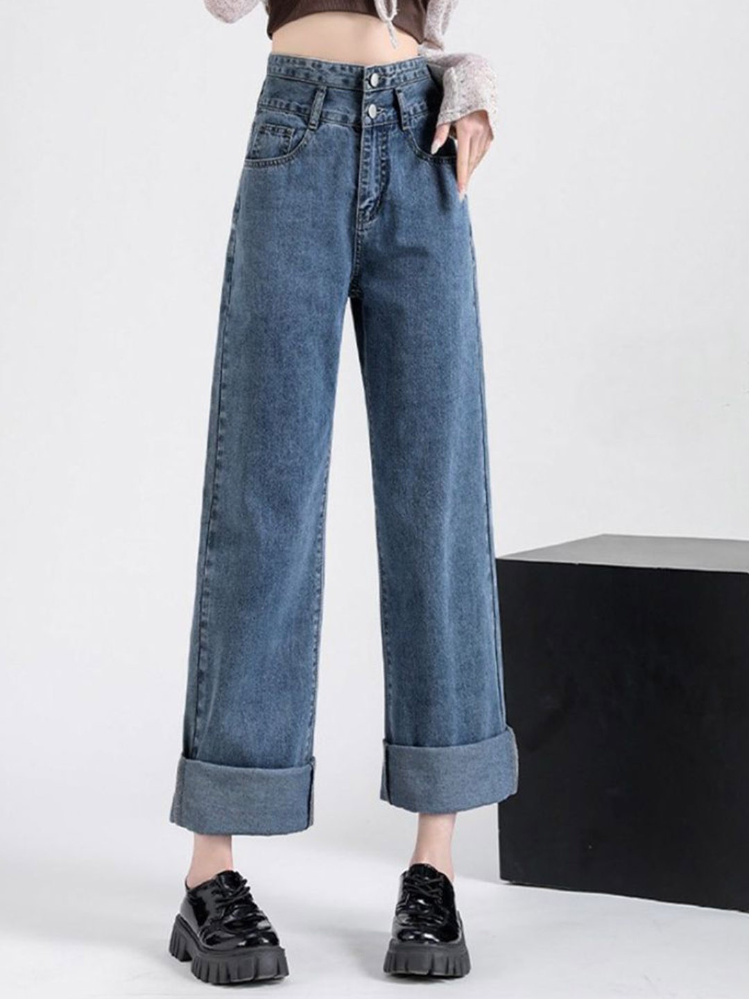 

StyleCast Women Straight Fit High-Rise Jeans, Blue