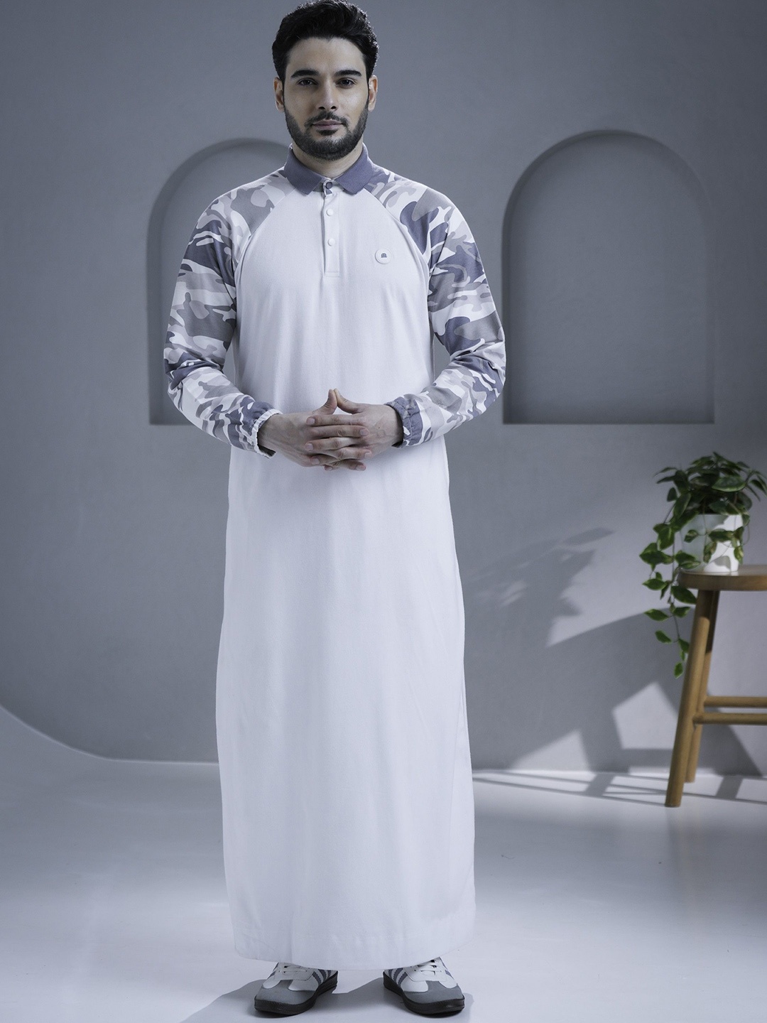 

MASHROO Men Thread Work Kurta, White