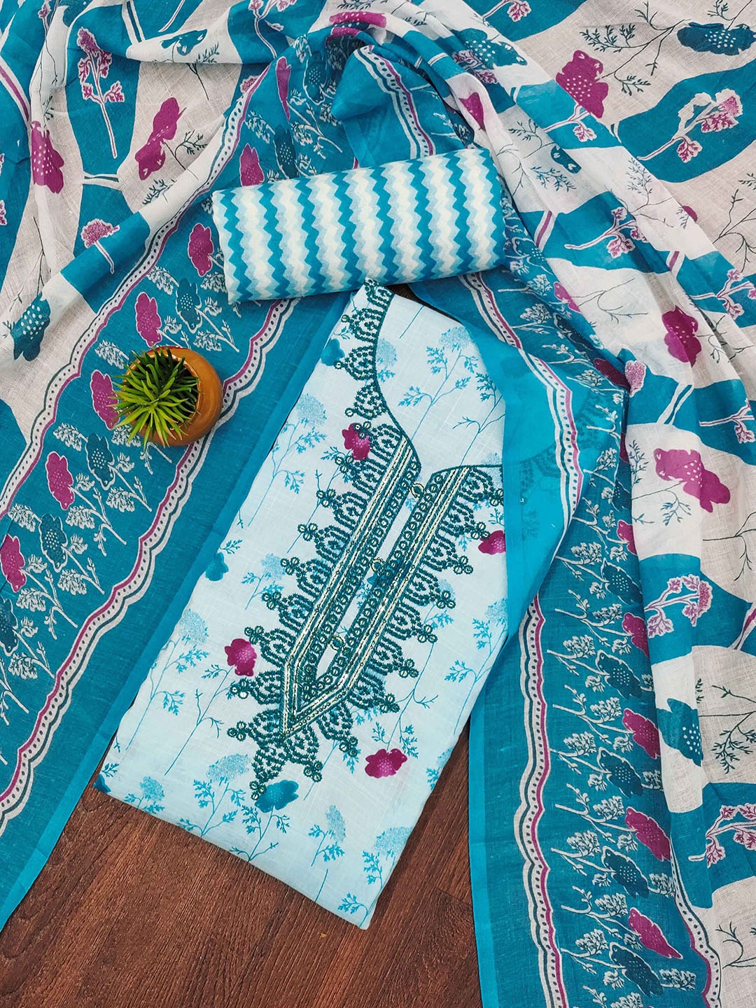 

SHADOW & SAINING Printed Pure Cotton Unstitched Dress Material, Teal