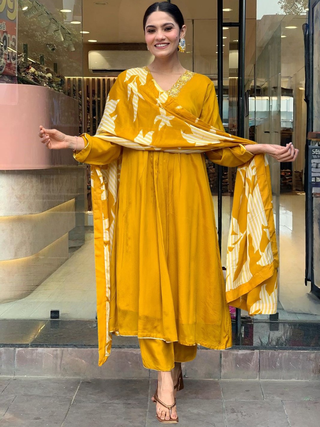 

Navlik Women Embroidered Regular Kurta with Trousers & With Dupatta, Yellow