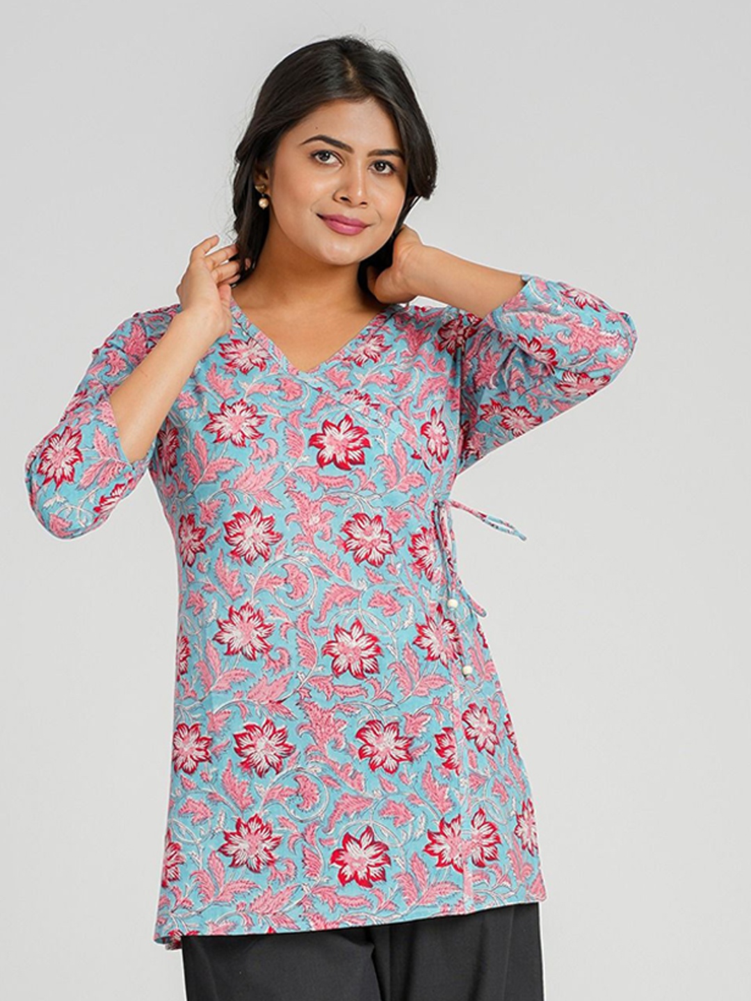

Cotton Curio Floral Printed V-Neck Pure Cotton Kurti, Blue