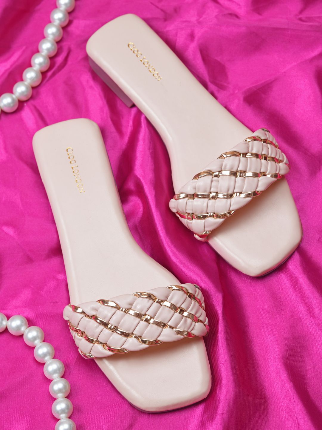 

CLOG LONDON Women Striped Open Toe Flats, Off white