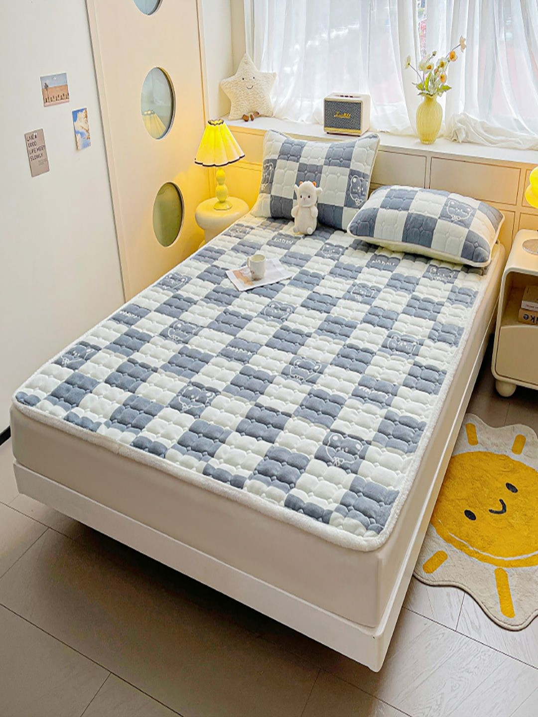 

JC HOME White & Grey 150 TC Single Bedsheet with 1 Pillow Covers