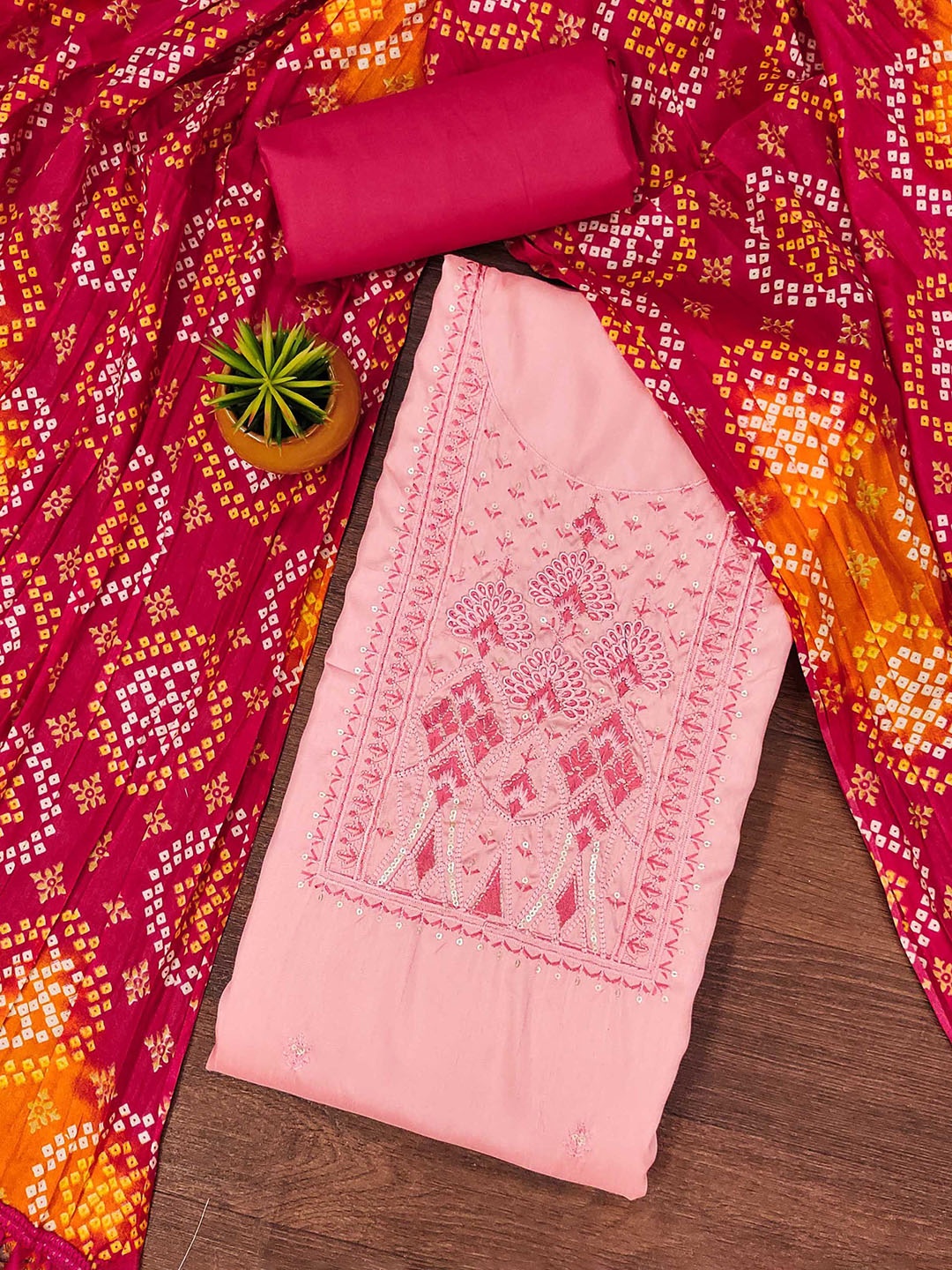 

SHADOW & SAINING Embroidered Unstitched Dress Material, Pink