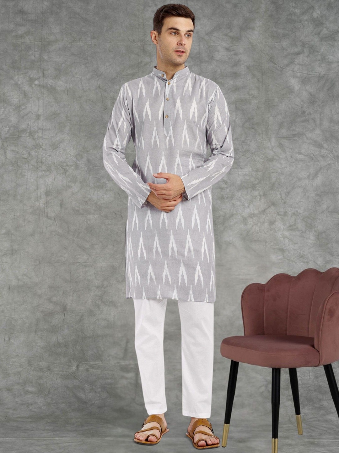 

SKAVIJ Men Printed Regular Pure Cotton Kurta with Pyjamas, Grey