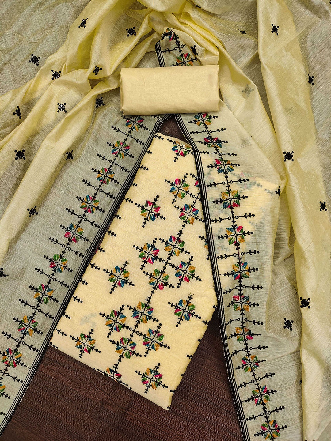 

SHADOW & SAINING Embroidered Unstitched Dress Material, Yellow