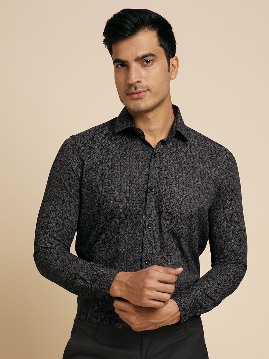

John Philips Men Slim Fit Floral Opaque Printed Casual Shirt, Pink