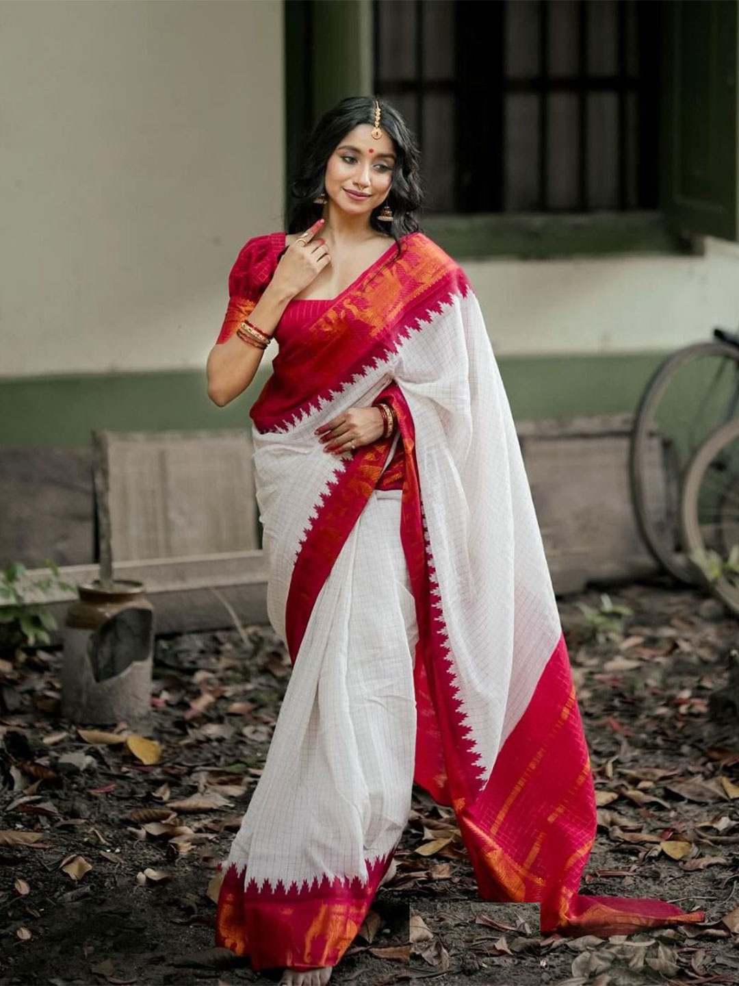 

LADY SHOPI Checked Zari Pure Silk Saree, White