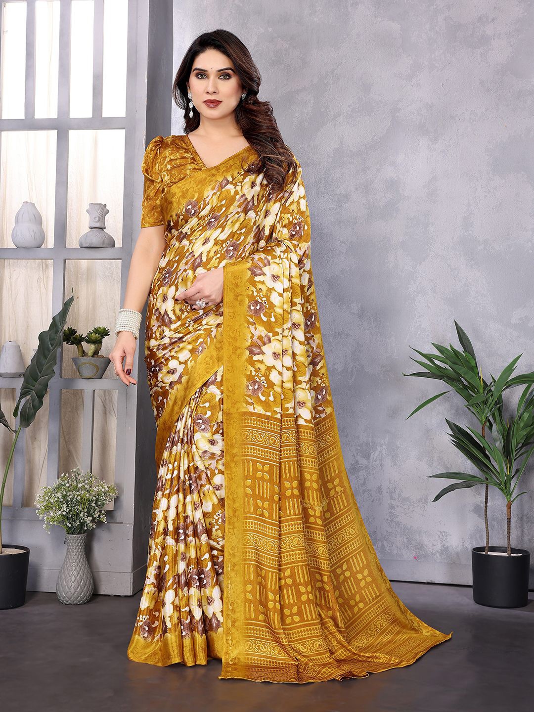 

Moda Rapido Floral Silk Blend Saree, Gold