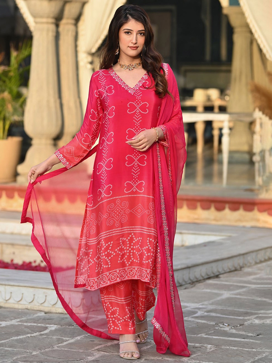 

Ekta Textiles Women Bandhani Embroidered Regular Thread Work Kurta with Pyjamas & With Dupatta, Pink