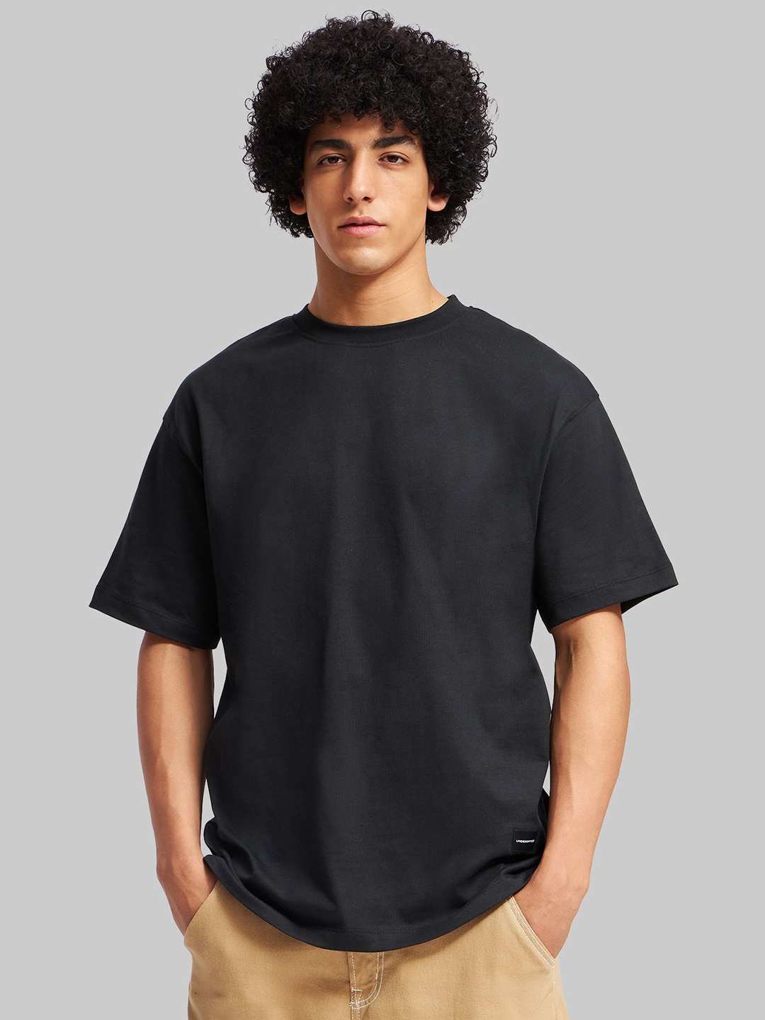 

Underrated Club Men Drop-Shoulder Sleeves Bio Finish T-shirt, Black