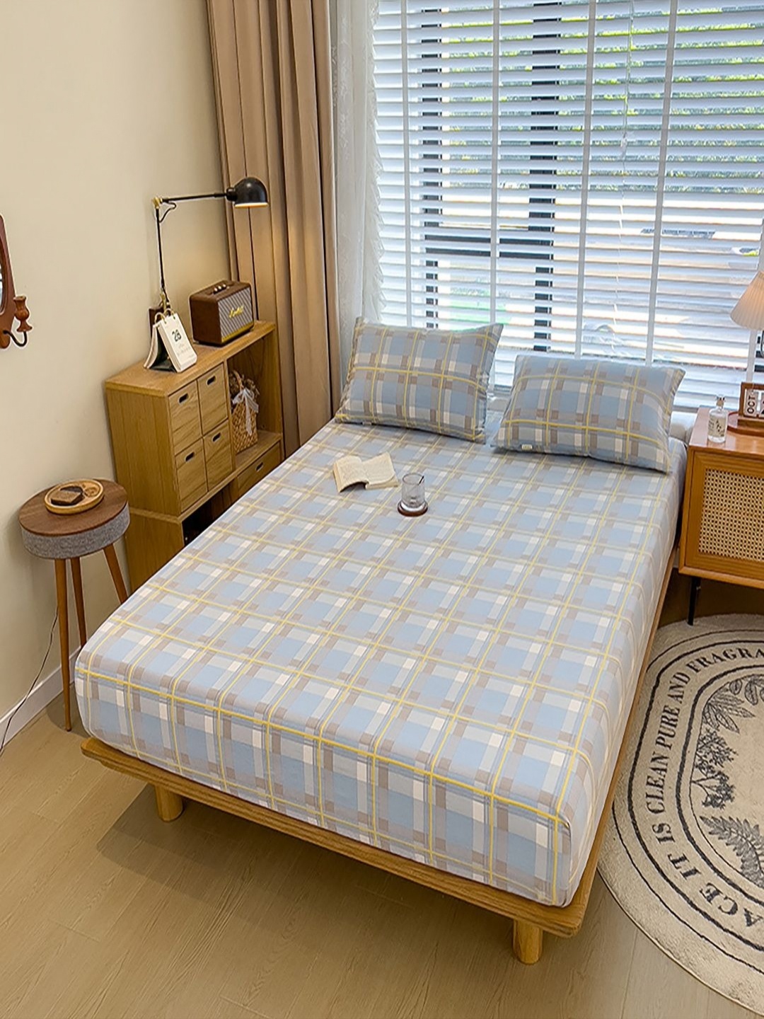 

JC HOME Blue & Yellow Geometric 220 TC King Bedsheet with 2 Pillow Covers